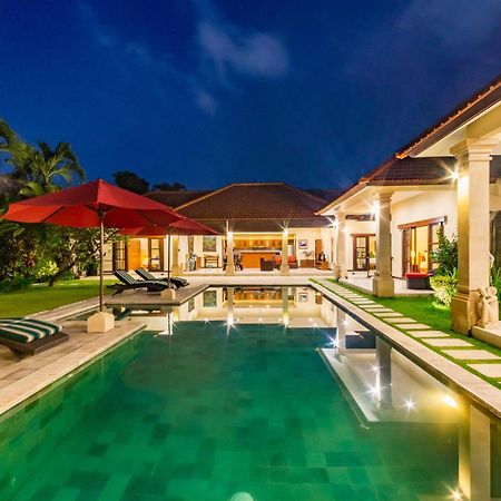 Villa Bugis Drupadi Seminyak Δωμάτιο φωτογραφία