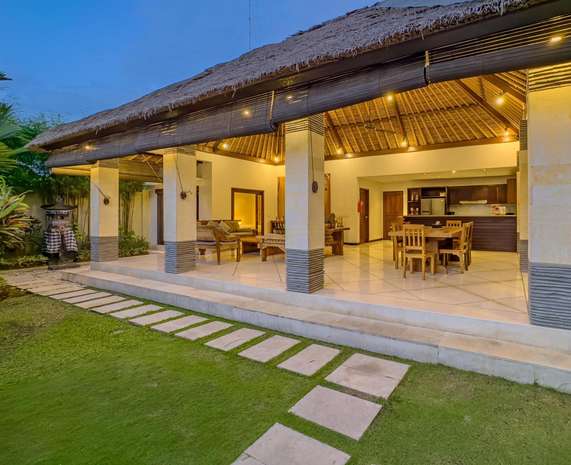 Villa Bugis Drupadi Seminyak Δωμάτιο φωτογραφία